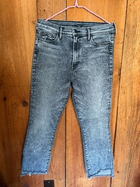 MOTHER Cropped Slim Ankle Jeans in Washed Gray-Black